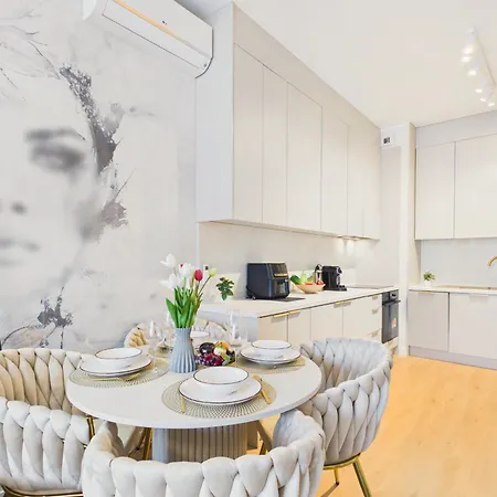 & Sky Premium Terrace & By Solarento דירה *